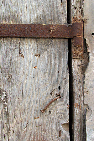 Rust - Wooden Door, Machane Yehuda, Yerushalayim