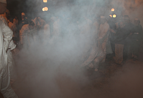Samaritan, Shomronim, Passover Sacrifice -- Zevach - Covering the cooking pit