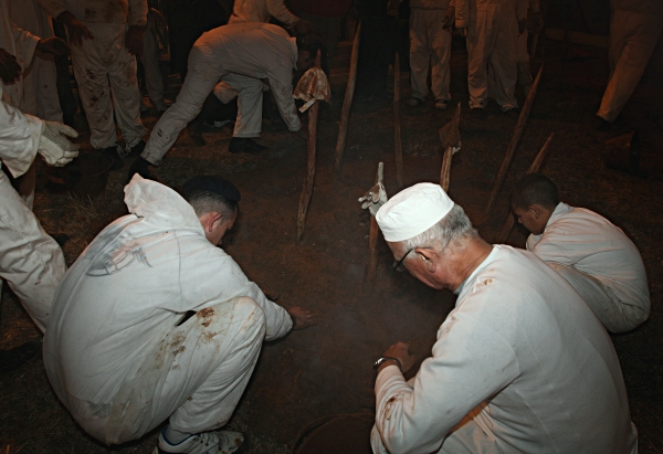 Samaritan, Shomronim, Passover Sacrifice -- Zevach - Covering the cooking pit