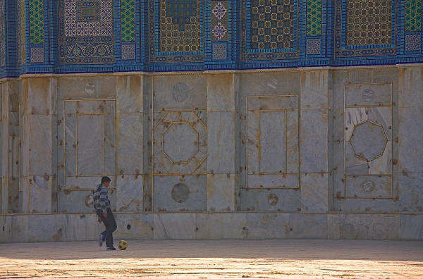 Yerushalayim - Jerusalem, the Kotel and the Temple Mount -- Har haBayit - Football on the Temple Mount
